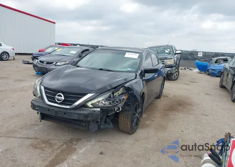 2017 Nissan Altima 2.5 Sr z USA, uszkodzony, nr VIN 1N4AL3AP8HC222827